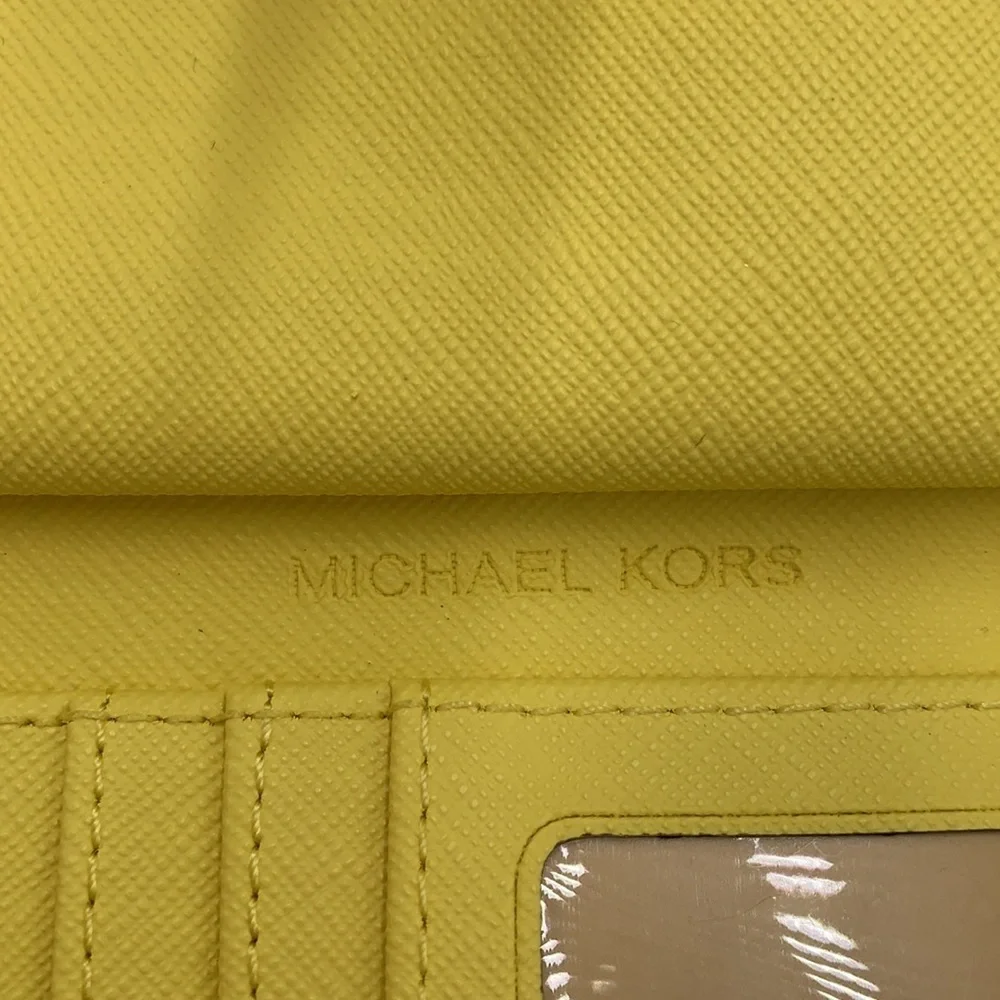MICHAEL KORS LARGE DOUBLE ZIP WRISTLET  WALLET SUNSHINE